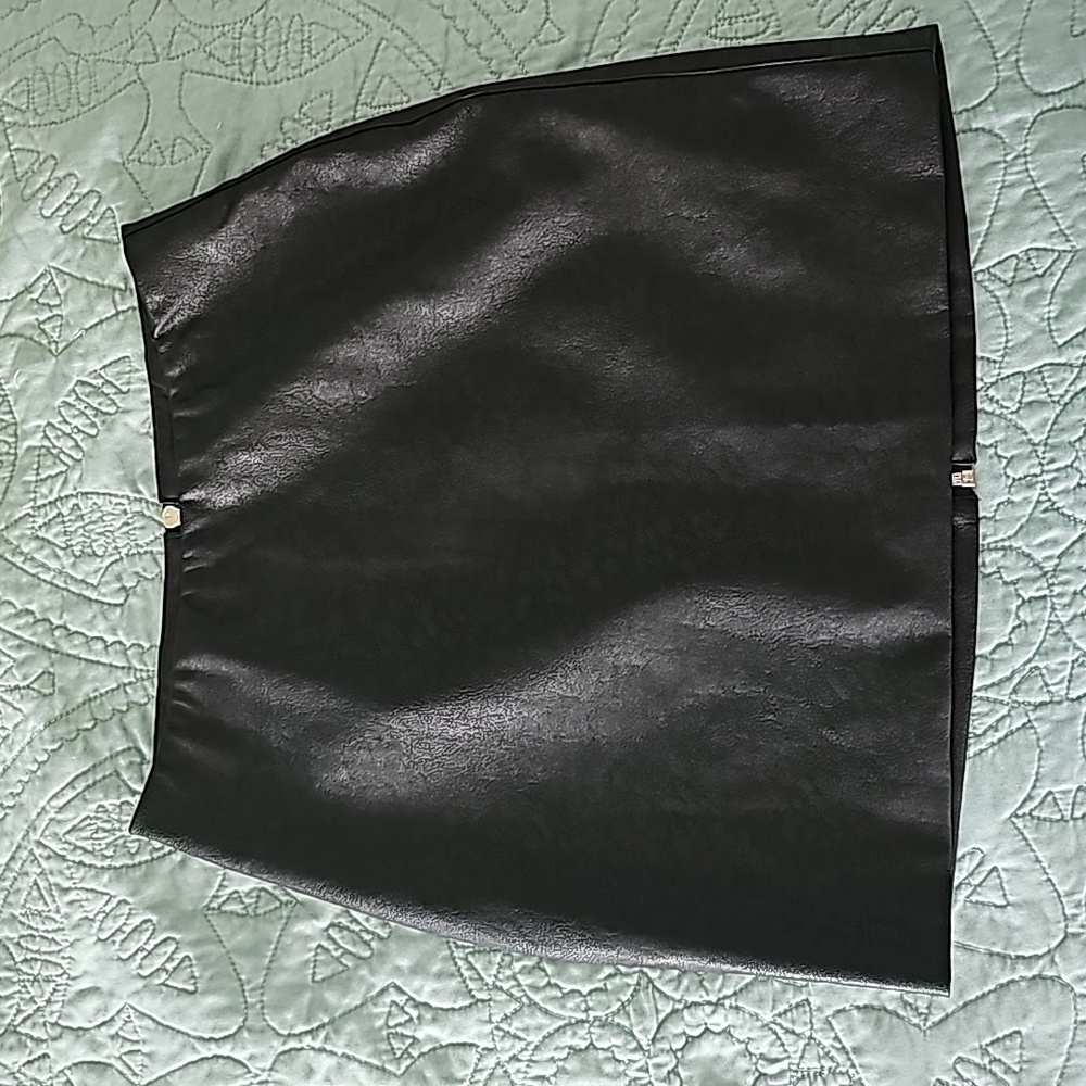 black leather mini skirt